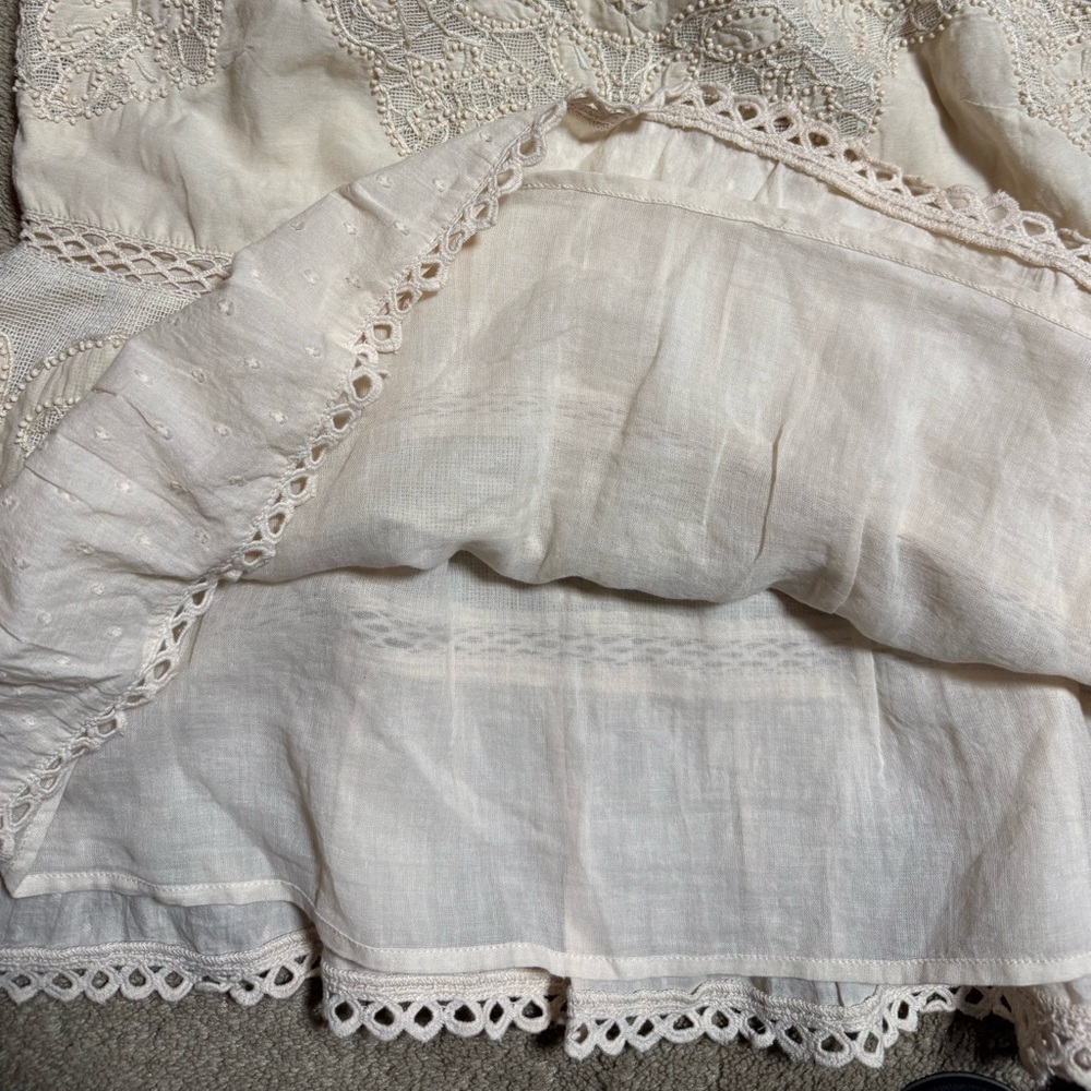 Love Sam lace peplum camisole top.
cream-colored
Pit to pit 19 1/2 inches - Picture 4 of 5